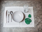 Set Para Cuatro De Conjunto De Servilleta Y Portavasos De Lino Con Bordado Ficus.
