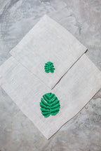 Set Para Cuatro De Conjunto De Servilleta Y Portavasos De Lino Con Bordado Ficus.
