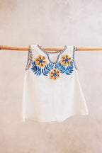 Vestido floral blanco para bebé