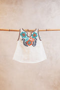 Vestido blanco para bebé.