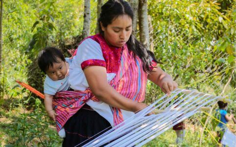 Las artesanas de los Altos de Chiapas y su labor como madres